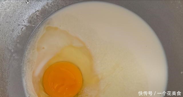 超级简单的小甜品—蛋挞制作方法来了,原材料常见,方法简单