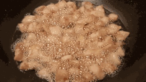 饱和脂肪|猪油,到底是保护心血管还是伤害心血管?经常吃的一定要看看