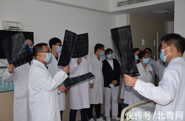 脊柱|出院时，82岁的她抱着医生大哭