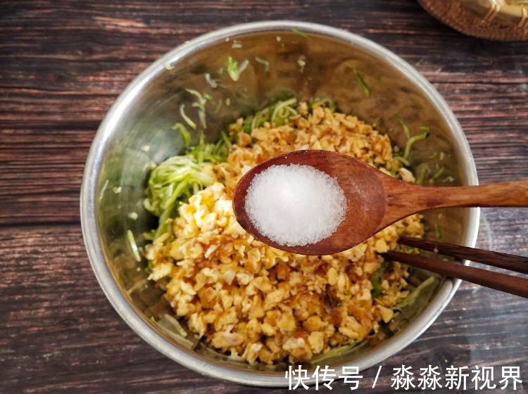 三鲜馅|入伏饺子,吃韭菜馅是“外行”!就吃这馅,1瓜1蛋,鲜上加鲜,香