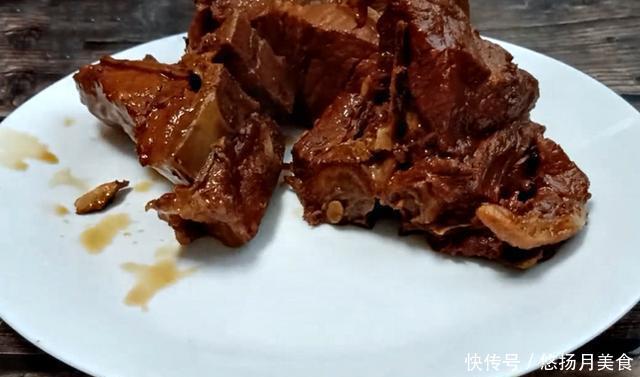 诱人|这才是酱骨头的正确做法,色泽诱人,酱香味浓郁,学会就是赚到