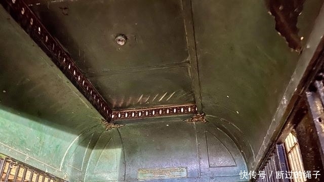 美国酒店在墙后发现隐藏100年电梯，安装时中国刚打完甲午战争