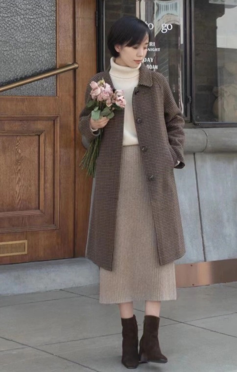 高跟鞋|不管20岁还是40岁,穿大衣少配打底裤,俗气还显老