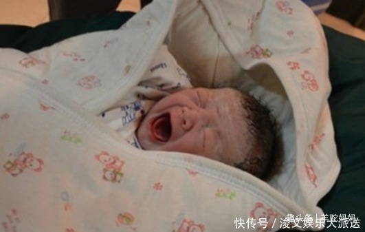 新生儿|新生儿出生时有这3种表现,说明在孕期发育良好,宝妈有功劳
