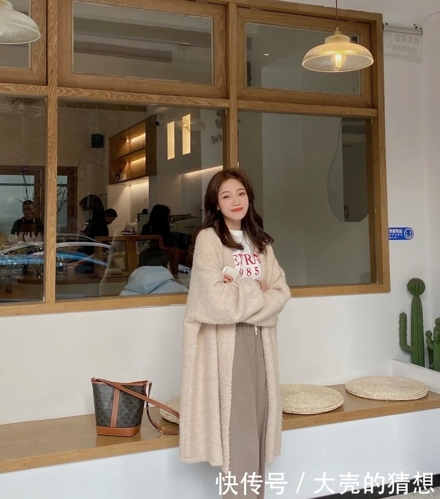 拒绝油腻,最近流行这些色系的穿搭,“去油”显年轻,美的高级