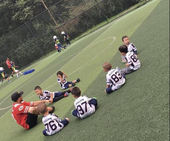 长跑|孩子未满四周岁,这几项运动一定少接触,影响发育还长不高