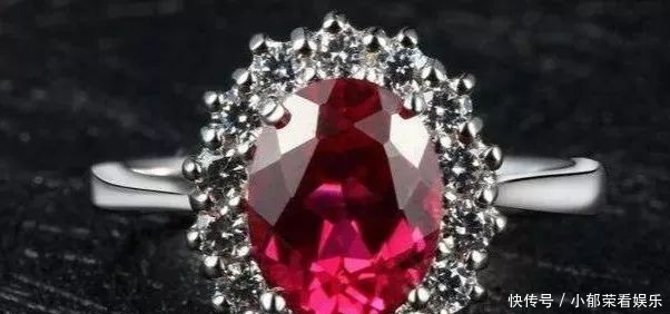 不同年纪的女人，应该佩戴怎样的珠宝