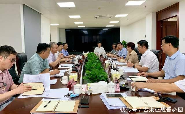 公务员|公务员辞职下海卖鸭，靠电脑配件年赚70亿，生活奢靡，酒只喝拉菲
