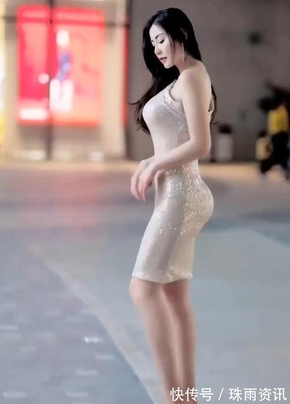 光芒感 一个非常善良的女孩,非常的懂穿搭,亮光的连衣裙很亮眼