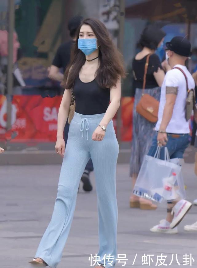 身材苗条 时尚:别再“露脚踝”了,如今流行“铅笔裤”,青春时尚又显高!