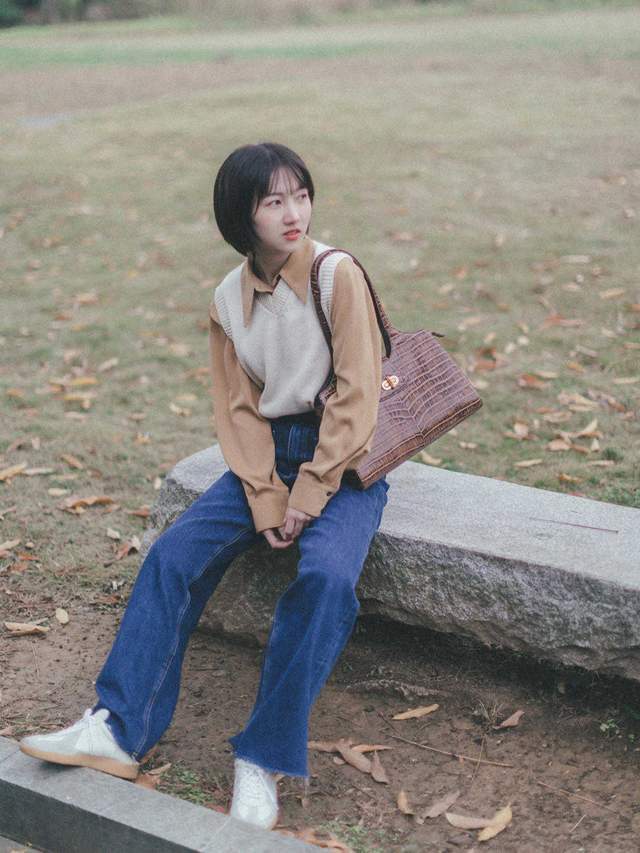 针织衫|梨形身材和微胖女孩最关心的搭配来了,针织衫配半身裙,显瘦显高