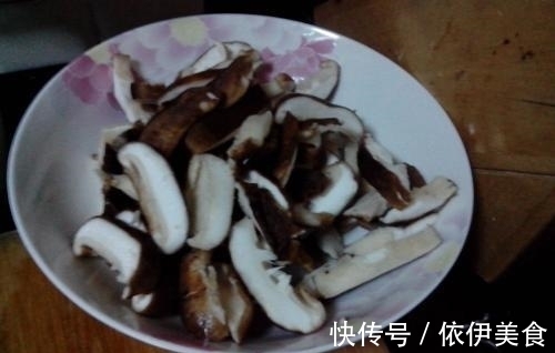 香菇|秋天别忘了吃香菇,这一种做法,一般人不告诉你,口感细腻丝滑