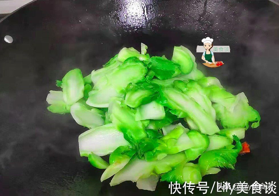 苦味|春节家宴，推荐一道炒素菜，不放肉也很香，每回炒一盘上桌不够吃