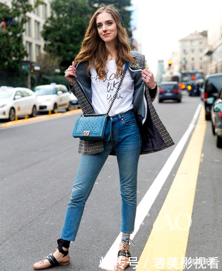 40岁女人背包包,3类包包要少用,上不了台面又很丢面子