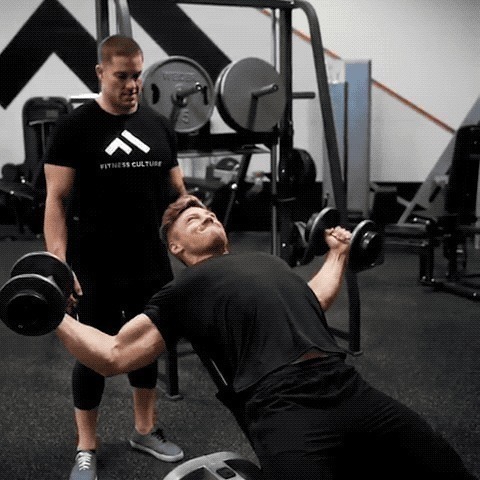 胸肌|上斜卧推末尾,加入1个哑铃飞鸟动作,更有效刺激上胸肌肉