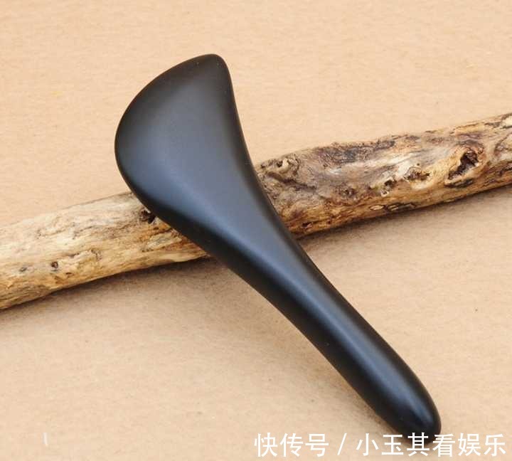 美白|嘴唇周围发黑是怎么回事?如何美白呢?