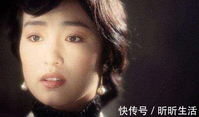 书法!巩俐为“中国女排”题写寄语,字里行间充满英气,令书法家都汗颜