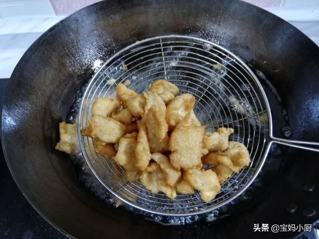 零食|鸡胸肉这样做，能当零食能当下酒，12块钱能做两大盘，可香了