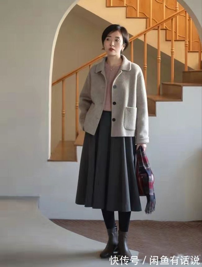 外套|中年女人穿短外套,下装和鞋子决定气质,几个搭配小技巧记得收藏