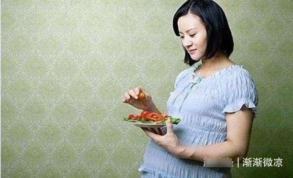 全家|孕妇孕吐太厉害，90后孕妈只吃泡面充饥，孩子出生后全家乱套了