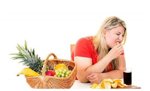 熬夜|女人35到45岁是“发胖期”，想减肥尽量避免这5个习惯，看你