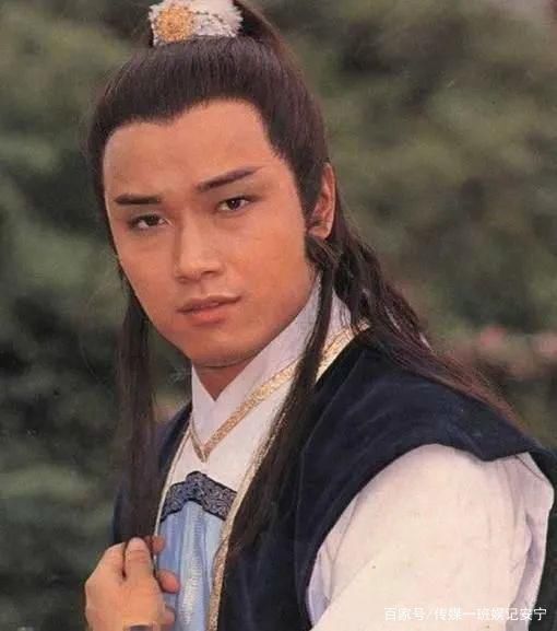 金庸|金庸《射雕》走进现实，郭新振被网友斥责认贼作父，他错在哪了