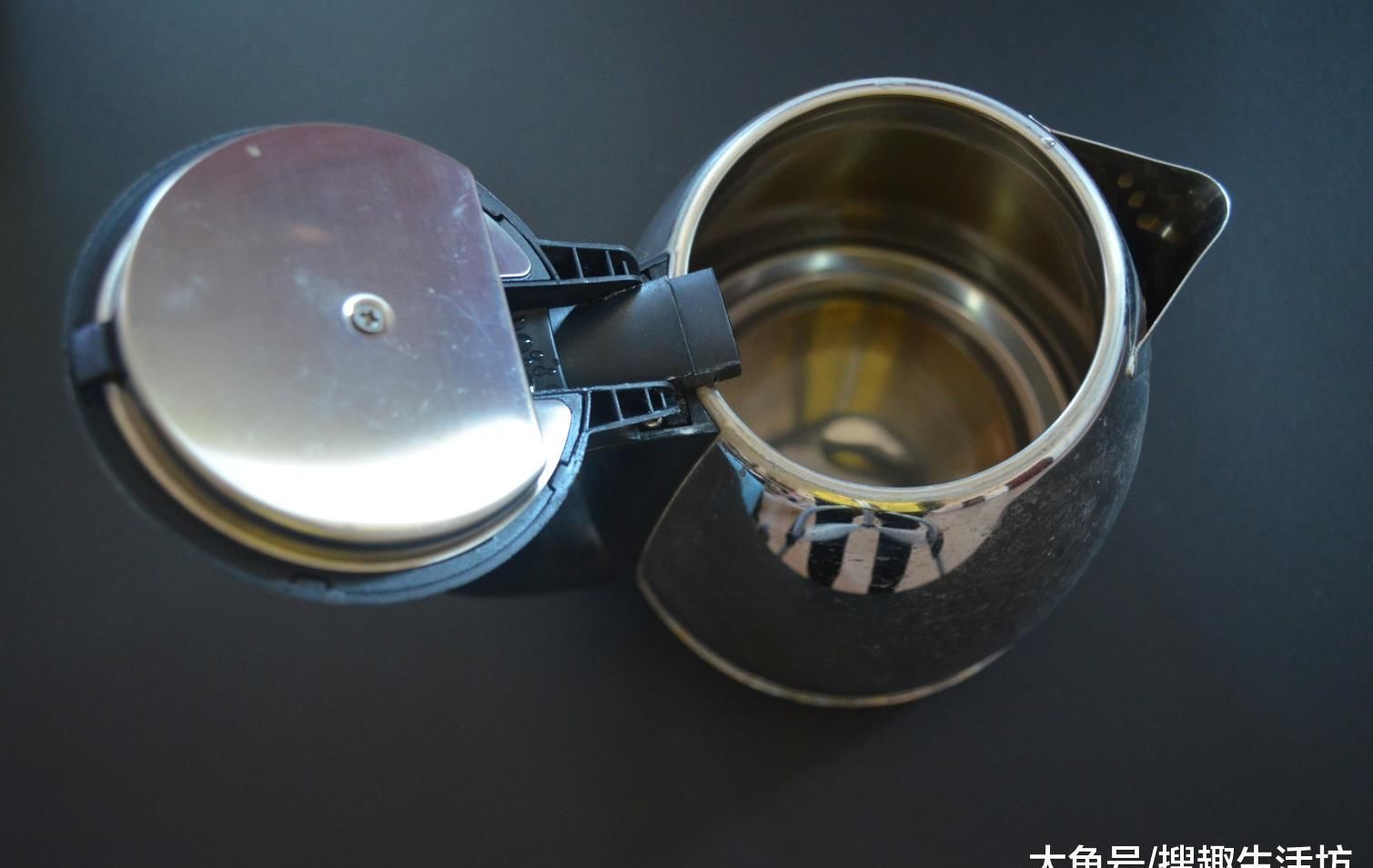 水壶里撒一把它, 水垢自动往下掉, 一年都不用刷水壶, 太实用了