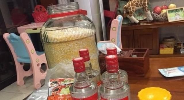 玉米|气温一降，我就喜欢用这鲫鱼特效窝料，百试百灵，刚入水就来鱼