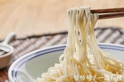 猴头菇|常吃面条对胃好?提醒:若想胃部健康,3种食物尽量少吃一些