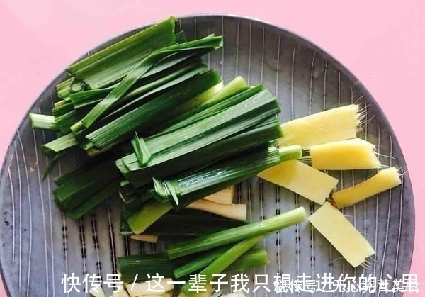 喉咙|孩子吃鱼总是卡喉咙不喝醋,教你一招,让鱼骨跑出来,省事