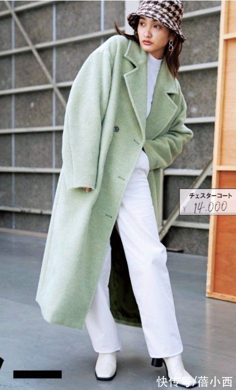 针织连衣裙 冬季买外套,建议40岁女人多选“长款大衣”,时尚、体面又高级