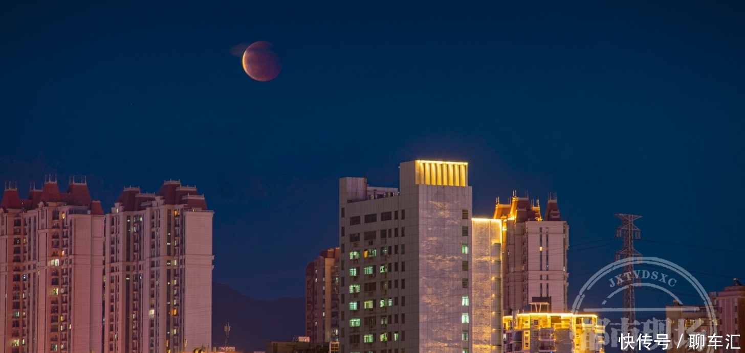 满月 绝美亮相!昨晚,“超级月亮”与“月全食”现身赣州夜空