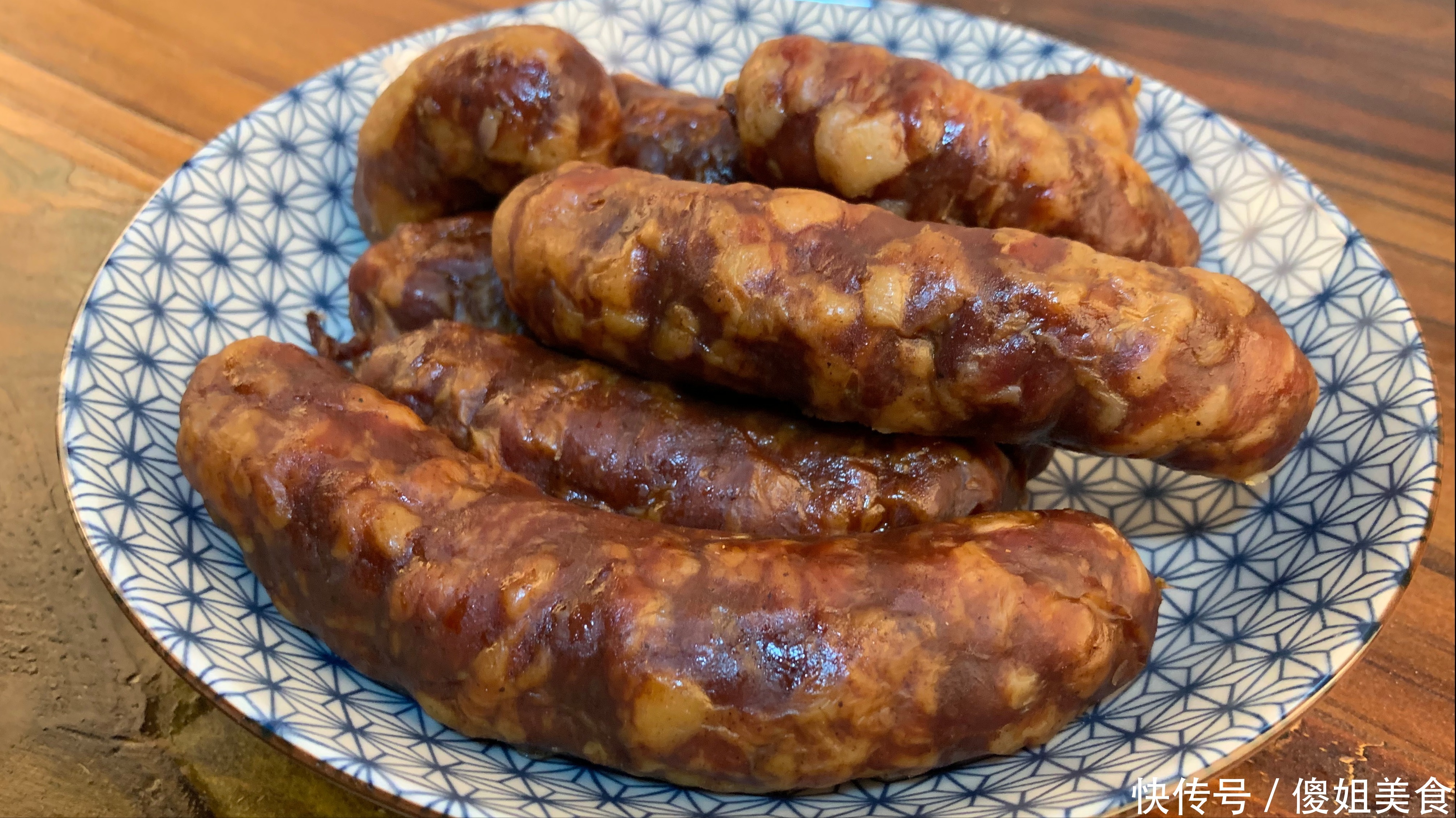 十足|想灌香肠的要收藏!这配方我用了15年,没有腥味,腊肠嚼劲十足