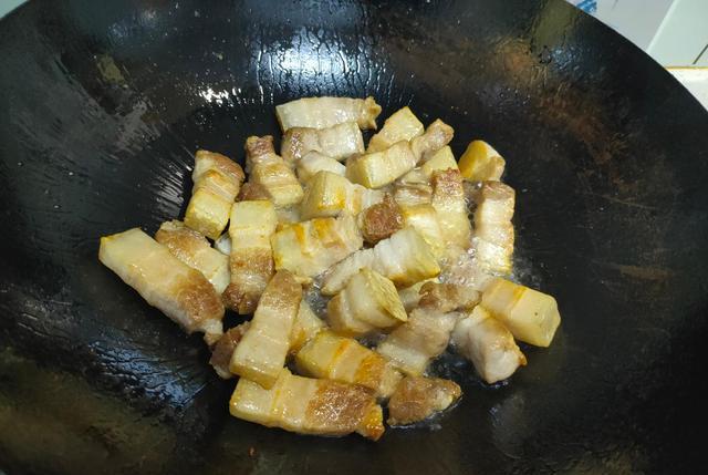 只加|爷爷用了几十年的红烧肉做法,只加四种香料,软糯入味、红亮诱人