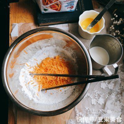 洋葱奶酪|「比司吉」香酥奶咸的洋葱奶酪司康