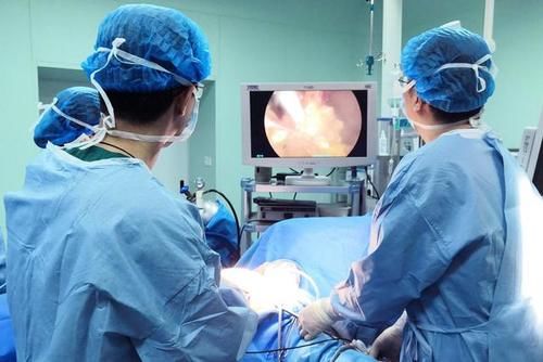 男性乳房丰满引尴尬 烟台山医院开展腔镜手术解患者难言之隐