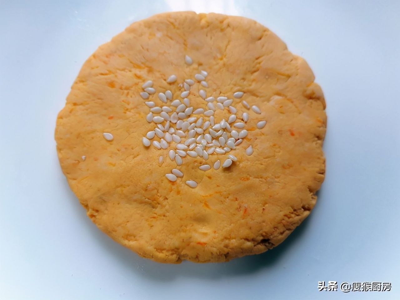  色泽|南瓜上市，教你美味南瓜饼的做法，色泽金黄，外酥里糯，孩子爱吃