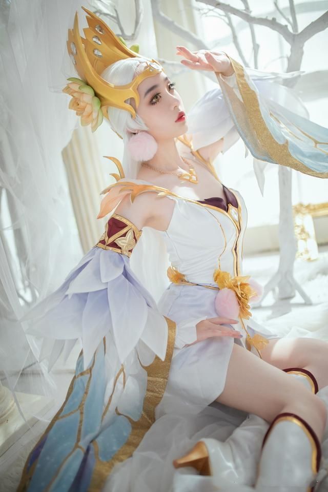 妹子|三位国人妹子COS人气手游《王者荣耀》角色貂蝉！画面十分唯美