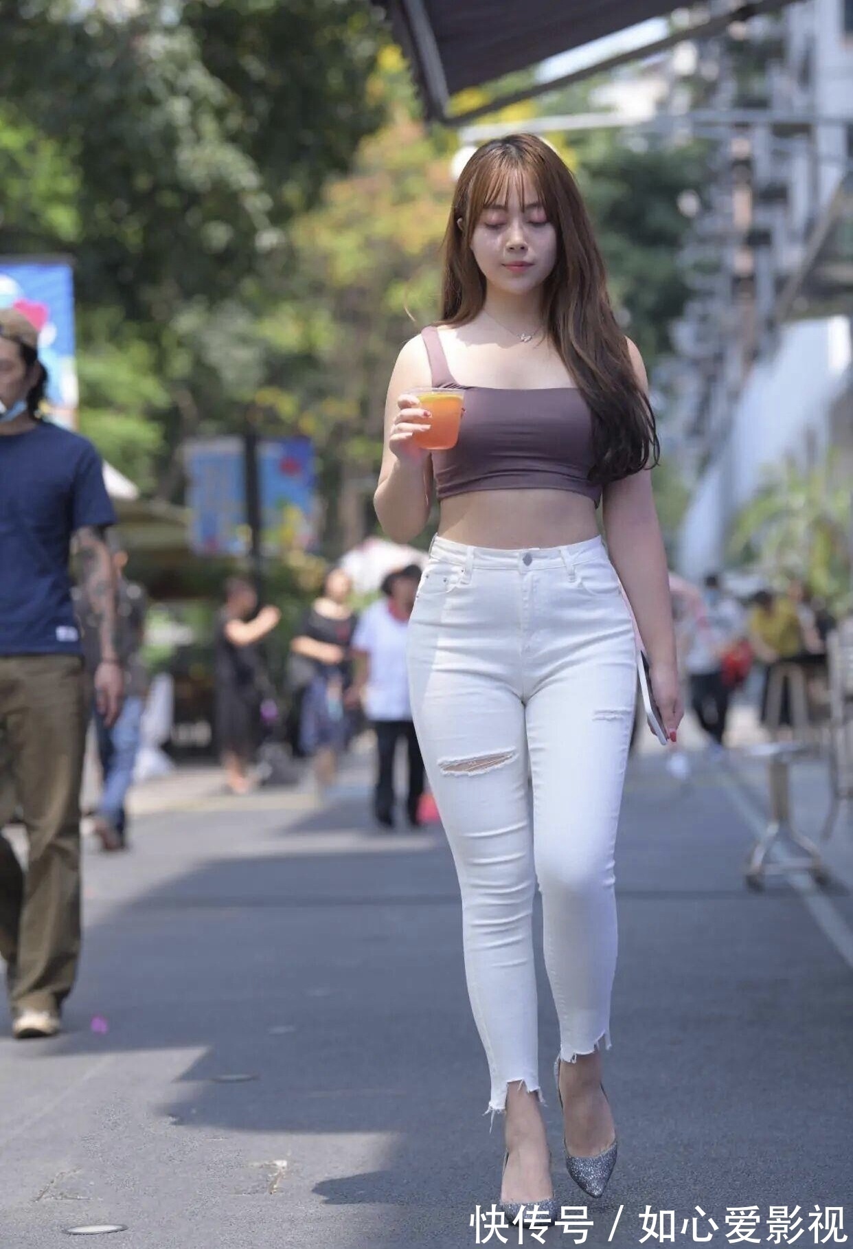 胯骨 “胯骨大”也不是事,只要不偏离穿搭原则,曼妙身姿等着你!