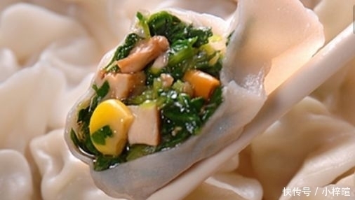 大厨多年经验告诉你，不管什么饺子，加上这两种“水”，鲜美多汁