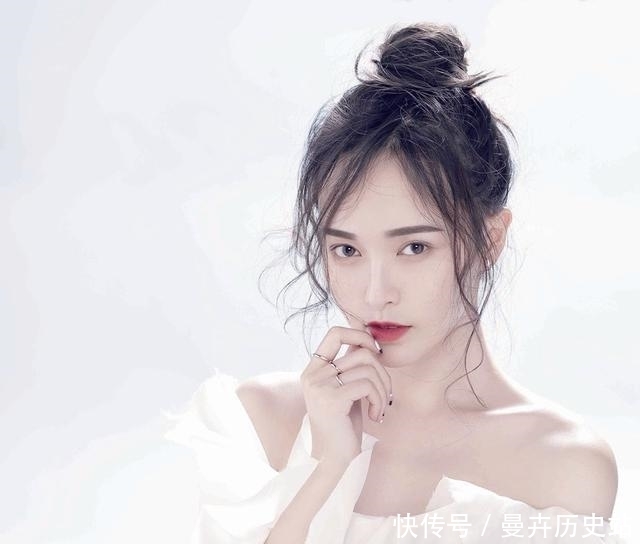 女人|脸上有这“4种”特征的女人,你就是“淡妆脸”,浓妆会显不好看