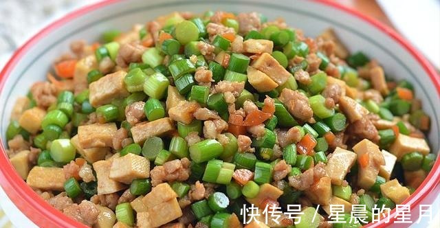 家常|肉末蒜薹炒豆干家常下饭菜，荤素搭配，看着就有食欲！
