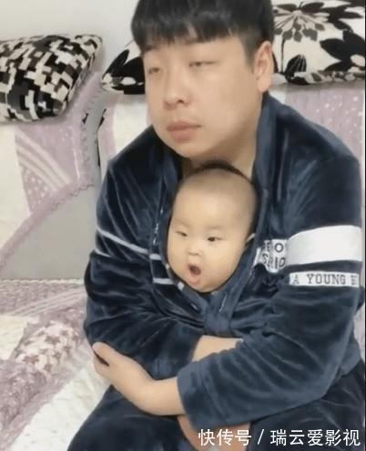 丈夫|“最懒爸爸”火了,用电风扇喂儿子吃西瓜!网友:不当科学家可惜
