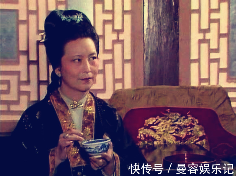 金簪子$红楼梦:赵姨娘如何能攀上贾政?从此人身上能看到她年轻时的影子