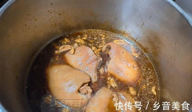 一入冬，家里的“大厨”老爸就会做他的招牌菜，Q弹爽口全家爱吃！