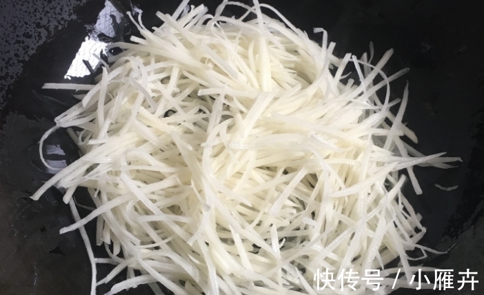 入味|炒土豆丝时不要只知道加醋,掌握正确的方法,做完爽脆可口还入味