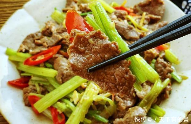 炒牛肉时,下锅前多做“两步”,牛肉炒好不硬不腥,香嫩又多汁