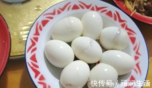 麻辣卤鸭|今天回娘家，妈妈做了一大桌子的菜，都是妈妈的味道！