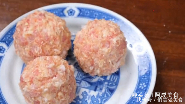 入适量|四喜丸子,营养丰富这季节应多吃,掌握这一秘诀,色泽鲜亮又入味