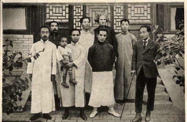  周作人|鲁迅和周作人的情感纠葛，为何闹得沸沸扬扬？说明了中国家庭通病